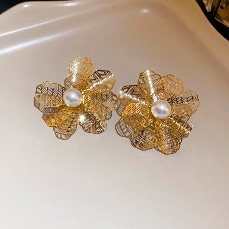 Wholesale Diamond Inlaid Flower Oval Pearl Alloy Earrings